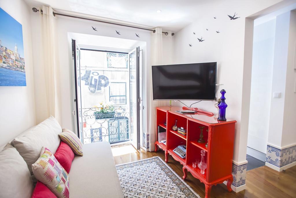 Typical Bairro Alto Apartment Lisboa Dış mekan fotoğraf