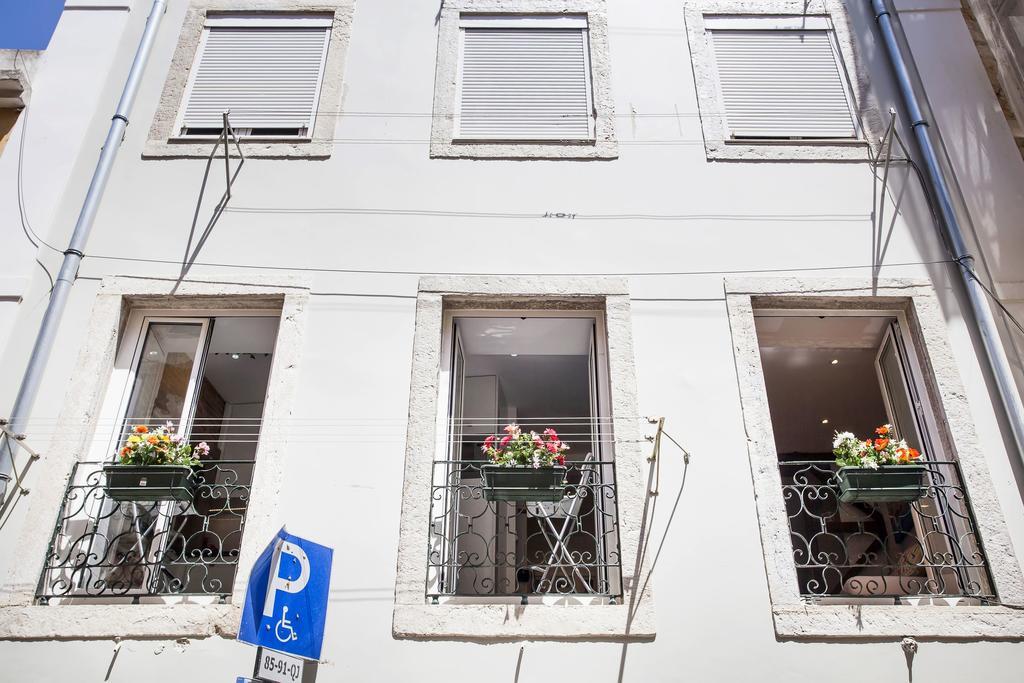 Typical Bairro Alto Apartment Lisboa Dış mekan fotoğraf