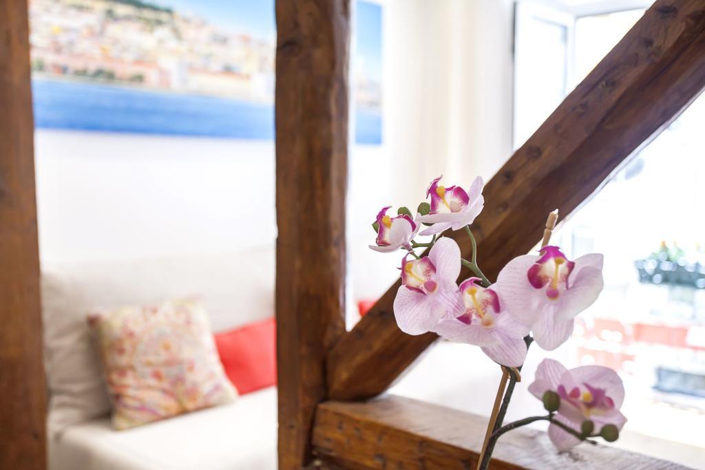Typical Bairro Alto Apartment Lisboa Dış mekan fotoğraf