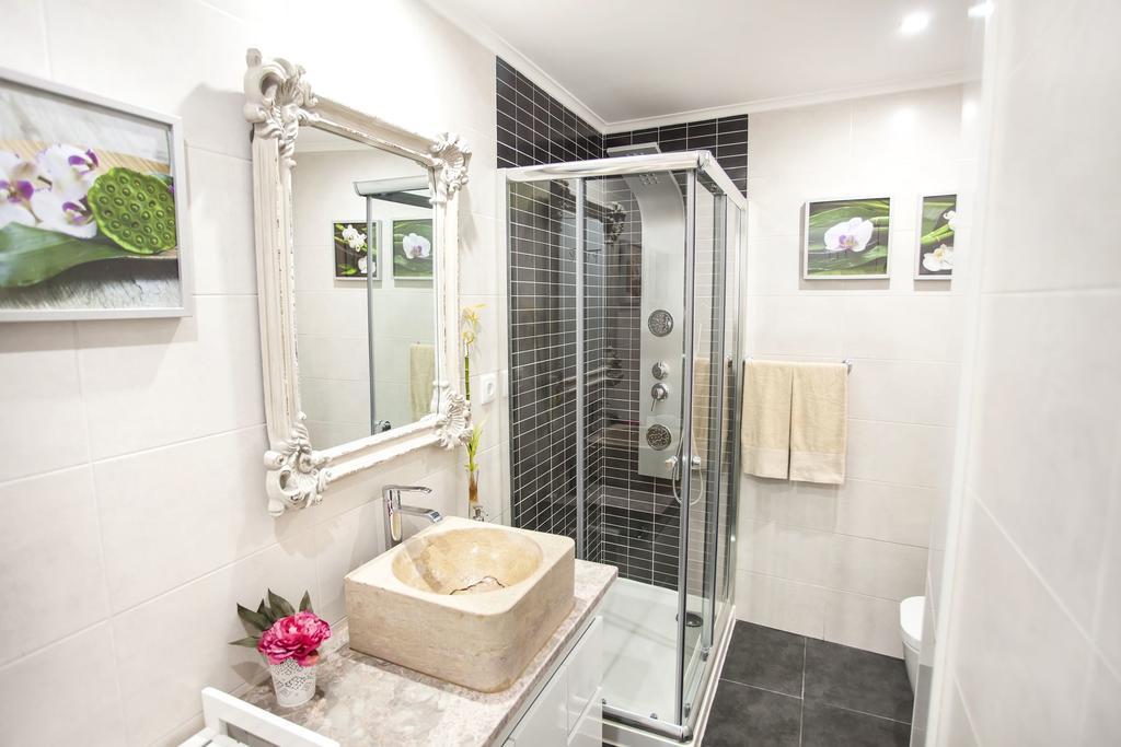 Typical Bairro Alto Apartment Lisboa Dış mekan fotoğraf