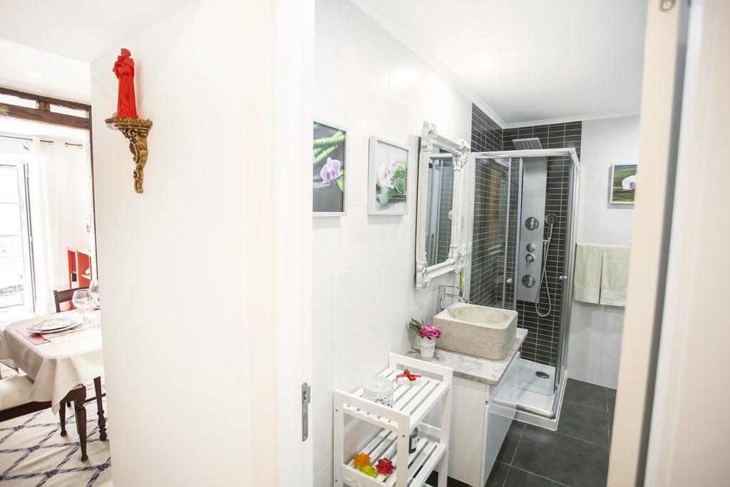 Typical Bairro Alto Apartment Lisboa Dış mekan fotoğraf