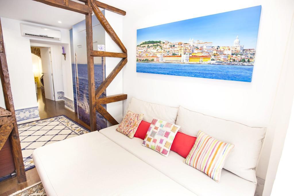 Typical Bairro Alto Apartment Lisboa Dış mekan fotoğraf