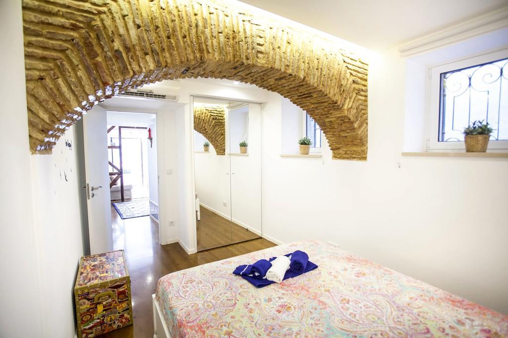 Typical Bairro Alto Apartment Lisboa Dış mekan fotoğraf