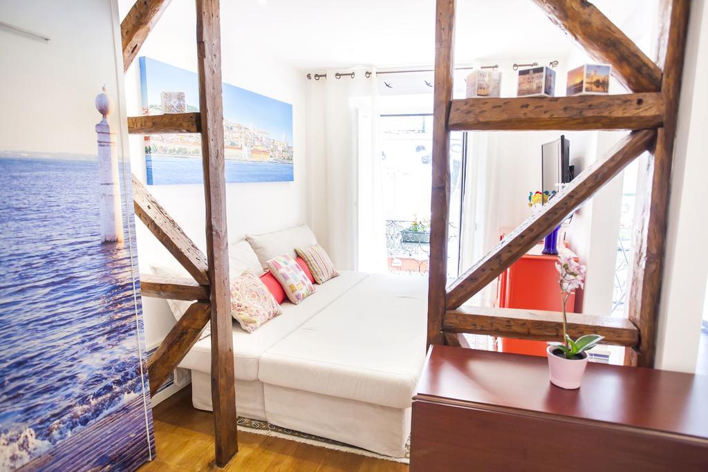 Typical Bairro Alto Apartment Lisboa Dış mekan fotoğraf