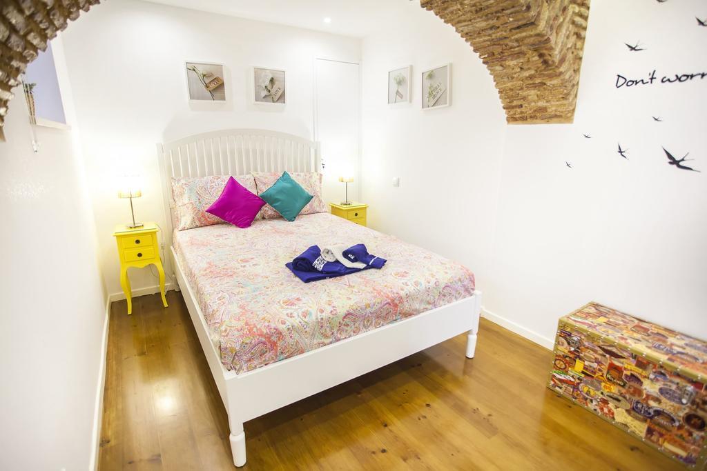Typical Bairro Alto Apartment Lisboa Dış mekan fotoğraf