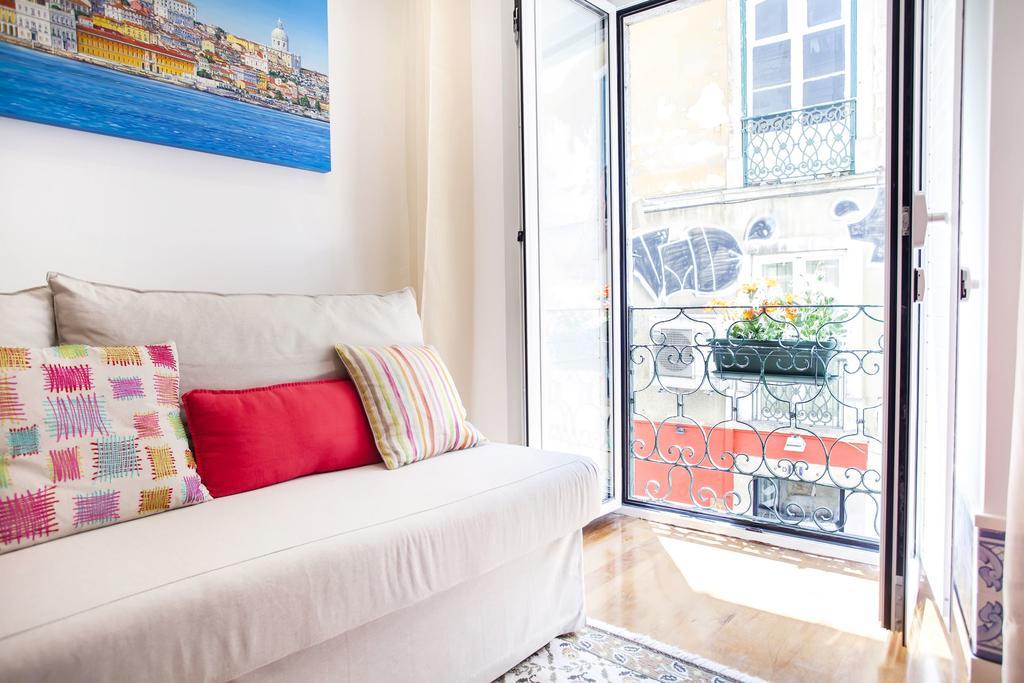 Typical Bairro Alto Apartment Lisboa Dış mekan fotoğraf